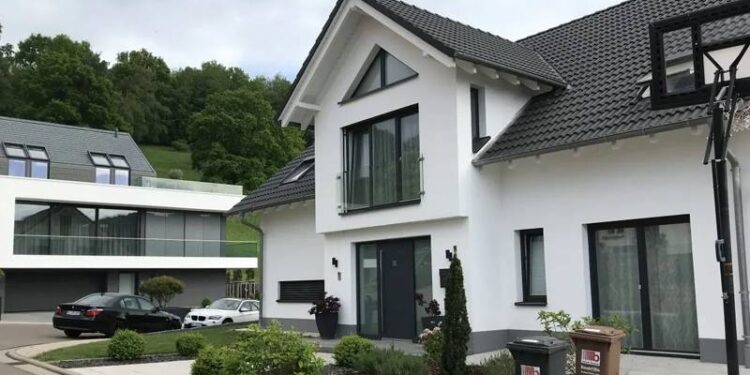 Almanya'da konut fiyatları düşmeye devam ediyor