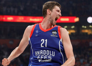 Anadolu Efes'te yol ayrımı