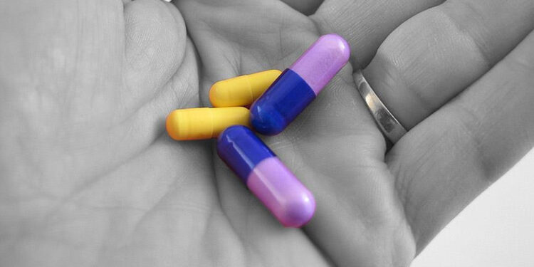 Antidepresan tedavisini bırakan her 6 kişiden biri risk altında