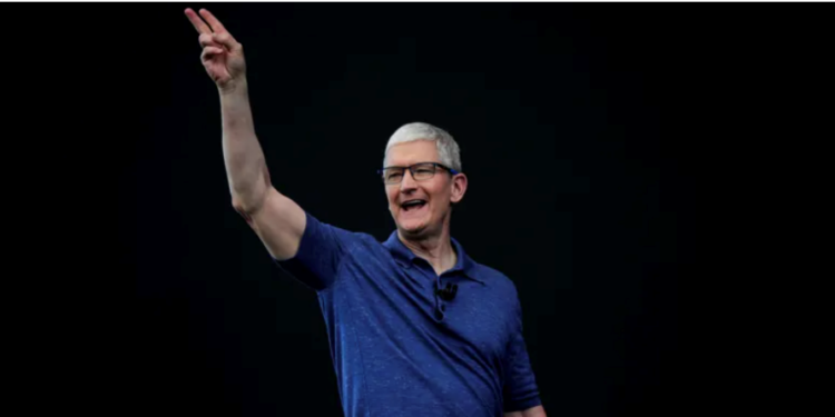 Apple, Siri’yi ChatGPT ile güçlendireceğini açıkladı. Elon Musk’tan uyarı: “Apple verilerinizi OpenAI’ye teslim edecek”