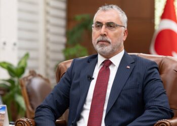 ''Asgari ücrete zam yok'' diyen Bakan Işıkhan'a 29 bin lira, Mehmet Şimşek'e 49 bin lira zam