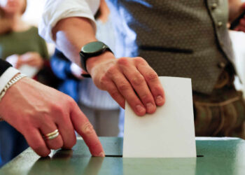 Avrupa nefesini tuttu: 21 ülke Avrupa Parlamentosu seçimleri için sandık başında