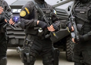 Bakü'de bir kişi polisle çatıştı: 3'ü polis 4 kişi hayatını kaybetti