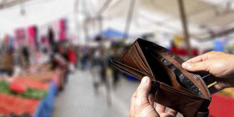 Bana ne yahu Fitch’ten, sen hiç çarşıya pazara çıkıyor musun?