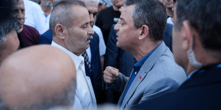 Bayram namazı çıkışı yurttaşla CHP lideri Özel arasında 'Hamas' tartışması: 'İspanya Filistin'i benim mektubumla tanıdı'