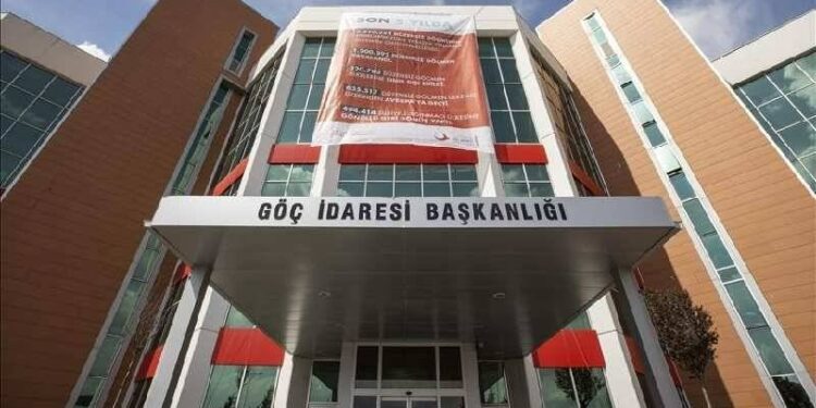Bayramda yakalanan 881 düzensiz göçmen sınır dışı edilecek