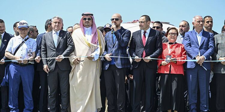 Bilal Erdoğan’ın konfederasyonu Etnospor'un festivali, uçuşlara kapatılan İstanbul Atatürk Havalimanı'nda başladı