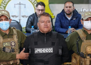Bolivya'da başarısız darbe girişimi sonrası üst düzey komutanlar gözaltına alındı