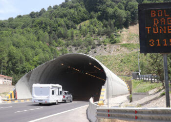 Büyük göç başladı, İstanbul'u akın akın terk ediyorlar!