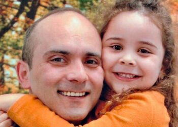 Büyüklerimin elini öpemeden, kızıma doyasıya sarılamadan hücremde altıncı bayramımı yaşıyorum