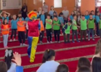 ÇEDES hız kesmiyor... Camide palyaçolu kültür şenliği!