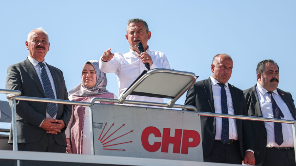 CHP Genel Başkanı Özgür Özel: Bir partinin içindeki iki yönetici, işi baltalamak istiyor