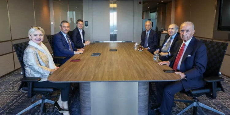 CHP Genel Başkanı Özgür Özel, partisinin eski genel başkanlarıyla bir araya geldi