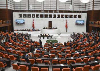 CHP’ye söz verildi: Etki ajanlığı düzenlemesi Yargı Paketi’nden çıkarılıyor