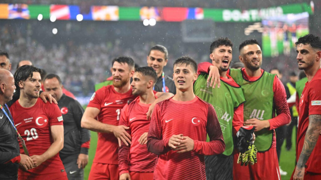 Çekya-Türkiye maçının ilk 11'i belli oldu