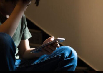 Çocuklar siber zorbalık tehdidi altında