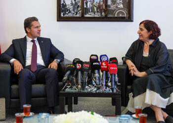 DEM Parti’den CHP’ye bayram ziyareti; konu halk iradesinin kayyımla gasp edilmesi