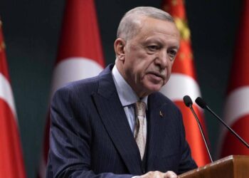 Dargınlar küskünler varsa bir olmalıyız, beraber olmalıyız, bu dargınlığı küskünlüğü atmalıyız