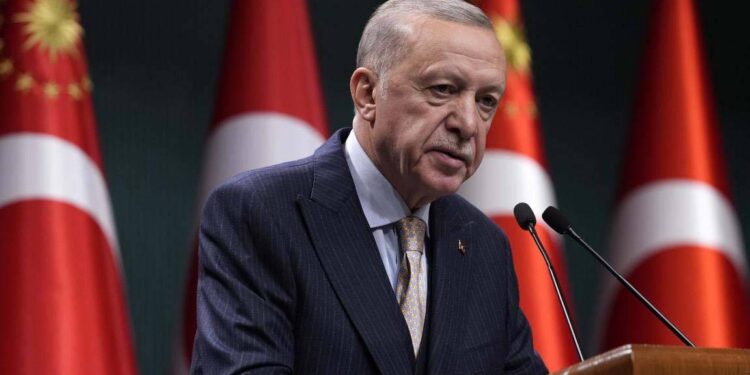 Dargınlar küskünler varsa bir olmalıyız, beraber olmalıyız, bu dargınlığı küskünlüğü atmalıyız