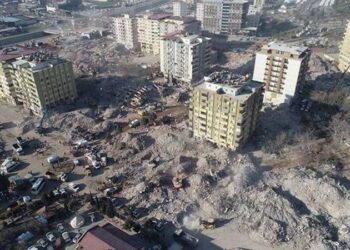 Depremde 72 kişinin öldüğü Ebrar Sitesi H Blok'a ilişkin davanın görülmesine başlandı