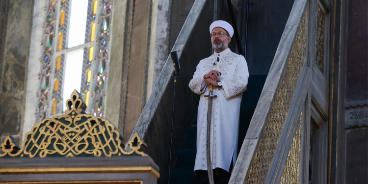 Diyanet İşleri Başkanı Erbaş’tan öğrencilere: Görev tanımınız Allah tarafından yapılmış