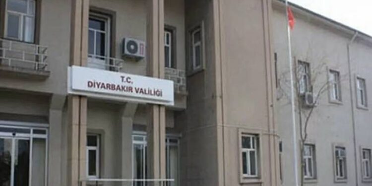 Diyarbakır Valiliği’nden "Vali'ye 'yalan söylüyorsunuz' diyen gencin darp edildiği" iddialarına açıklama