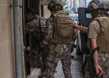 Diyarbakır’da HDP’li eski başkana gözaltı