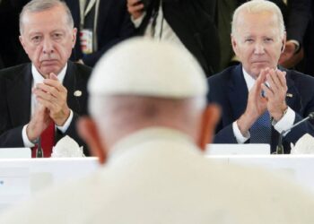 Dondurulmuş Rus varlıklarına el atmasıyla tarihe geçen G7 zirvesine katılan Erdoğan, Biden'la yan yana