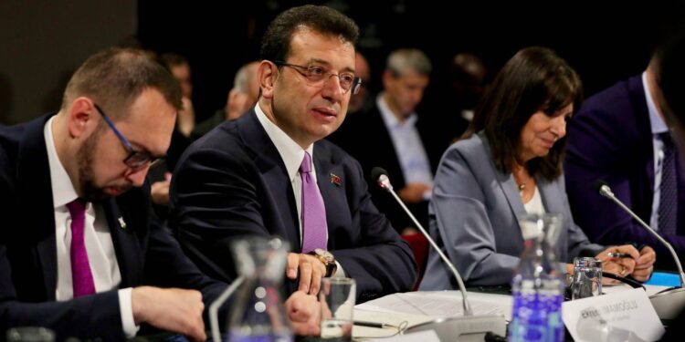 Ekrem İmamoğlu: Hükümet mülteciler konusunda kötü sınav verdi