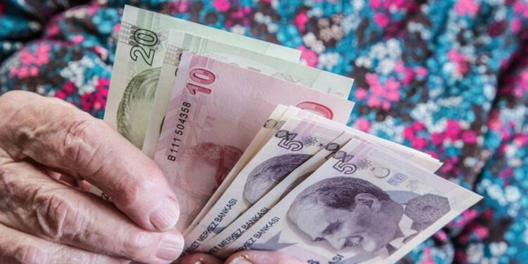 Emeklileri ilgilendiren duyuru...  6 ay boyunca Türkiye genelinde ücretsiz