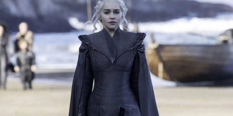 Emilia Clarke, neden House of the Dragon'ı izlemediğini açıkladı