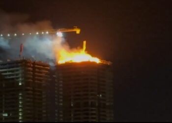 Erbil'de rezidans inşaatında büyük yangın