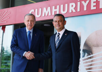 Erdoğan, 18 yıl sonra CHP Genel Merkezi’nde; görüşme 1,5 saat sürdü