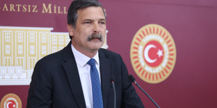 Erkan Baş: Artık vergiler bize yol olarak geri dönmüyor, yollar vergi olarak geri dönüyor