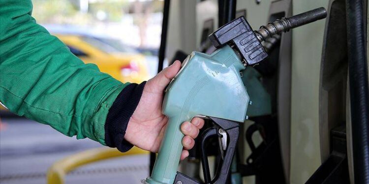 Ertelenen akaryakıt zamları geliyor; benzinin litresi 42 lirayı aşacak