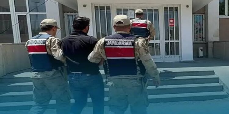Eşini öldürdüğü iddiasıyla aranan şahıs 18 ay sonra yakalandı