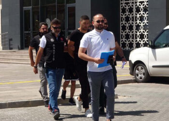 Eşinin şikâyetçi olduğu damat, kayınpederinin evini bastı: 1 ölü 3 yaralı
