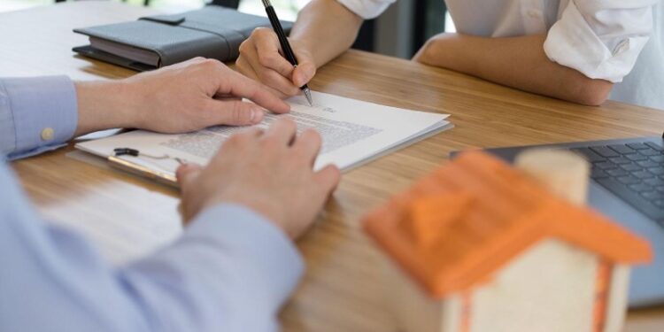 Ev sahipleri 1 yıllık peşin ve çıkış taahhütnamesi almaya başladı