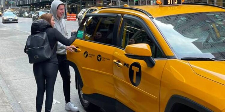 Eylem Tok ve oğlu iade talebimiz kapsamında ABD'de yakalandı