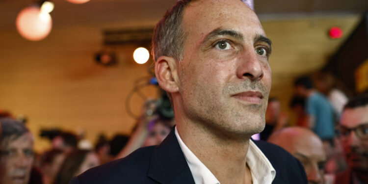 FRANSA | Glucksmann da tamam; Fransa’da sol, aşırı sağ tehdidine karşı birleşti