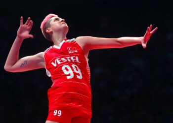 Fenerbahçe Başkanı Ali Koç'tan Ebrar Karakurt'a: Seni alacağız