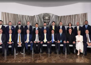 Fenerbahçe Yönetim Kurulu, görevlendirme heyecanını bayrama bıraktı