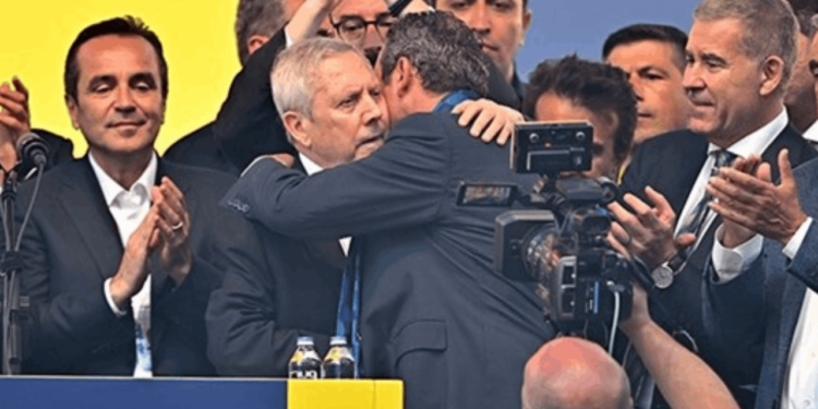 Fenerbahçe'de başkanlık yarışını kaybeden Aziz Yıldırım'dan bir açıklama daha! 'Ölü toprağını kaldırdığımıza inanıyoruz'