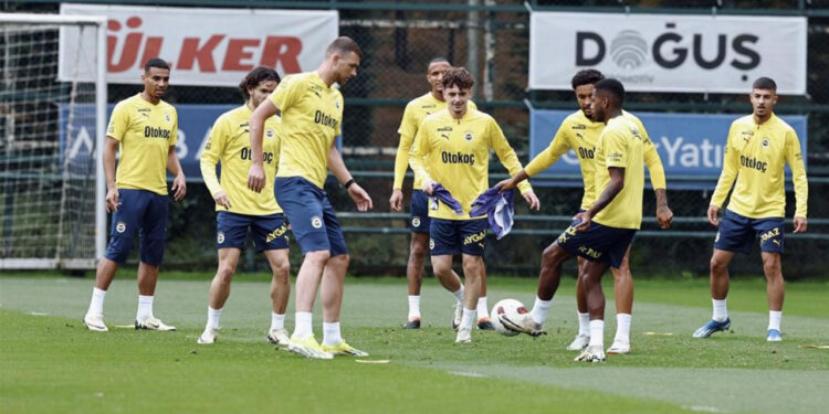 Fenerbahçe'nin Avusturya'daki hazırlık programı belli oldu: 3 maç yapacak