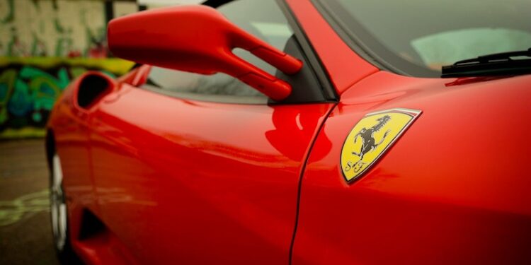 Ferrari’nin ilk elektrikli modeli piyasaya çıkıyor: İşte fiyatı