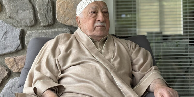 Fethullah Gülen: Hizmet devam ediyor, bizimle alakalı değil; her şey Allah’tan