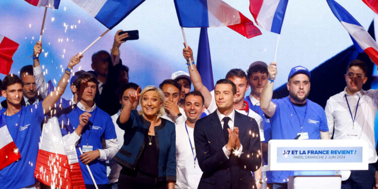 Fransa, 'Avrupa'nın geleceğini sarsacak' seçim için sandık başında: Son anketler ne diyor, senaryolar ne?