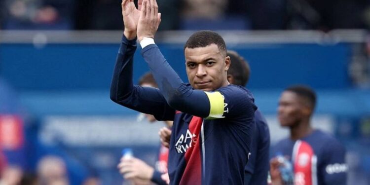 Fransa millî takım kaptanı Mbappé "aşırılıklara" karşı oy verme çağrısında bulundu