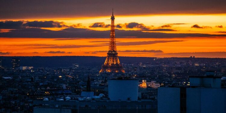 Fransa'da seçimlerden sonra ülkeyi ne bekliyor?