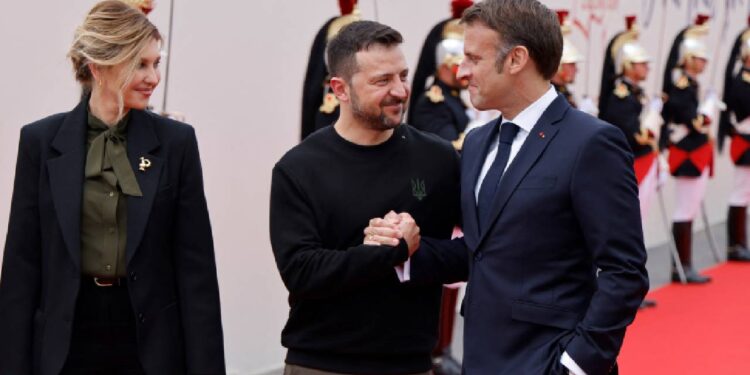 Fransa'nın Kiev'e Mirage 2000-5 savaş uçağı vereceğini açıklayan Macron: Ukrayna'ya asker konuşlandırmak tabu değil